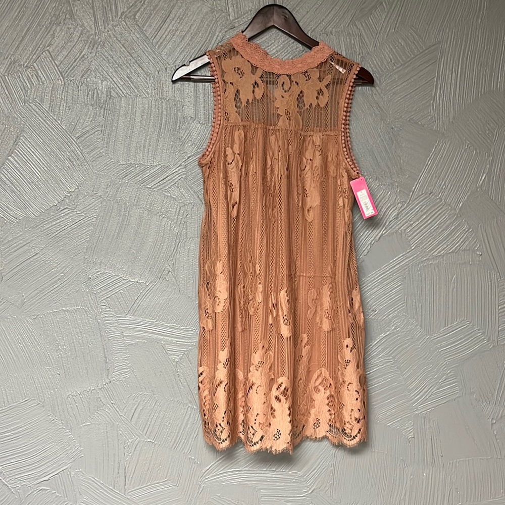 Women’s lace mini dress